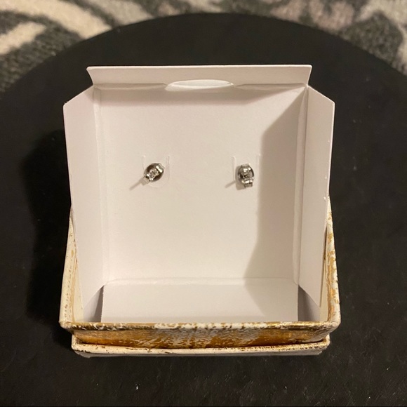 Halo Stud Earrings - Picture 6 of 7